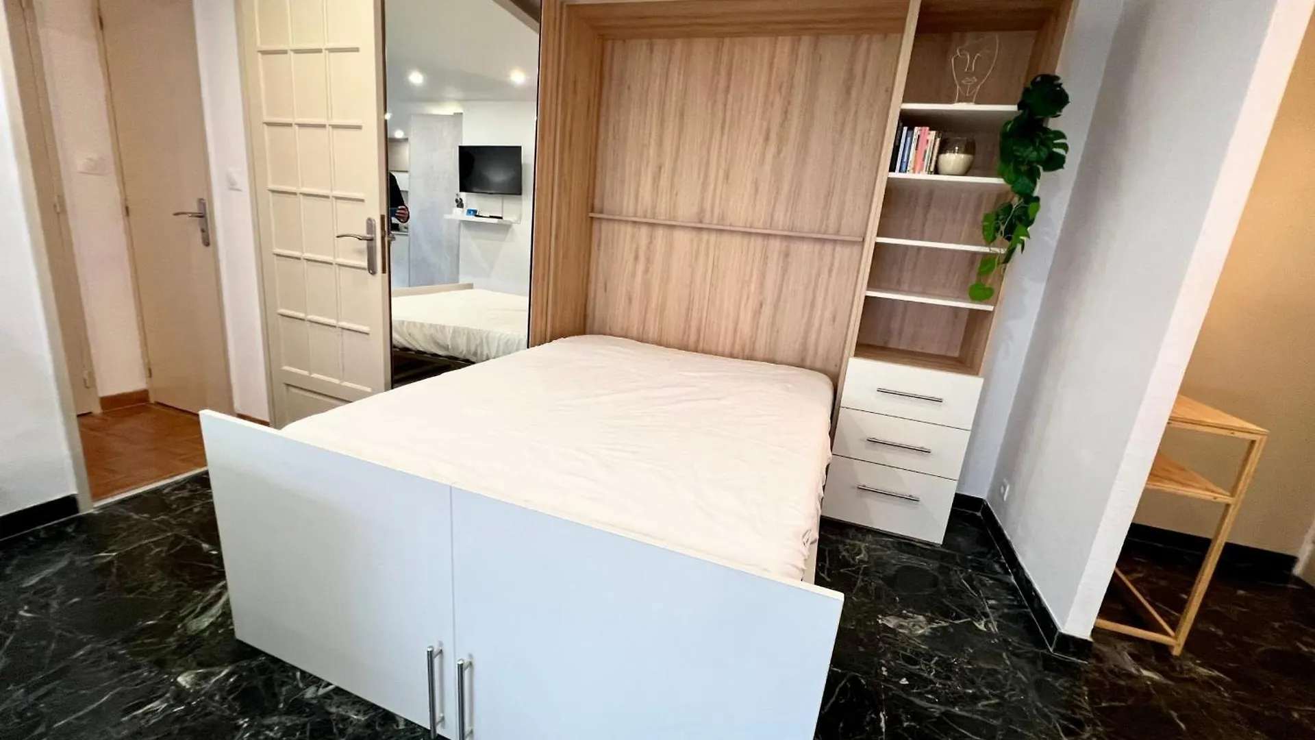 Antibes Ponteil - 4 People - Terrace Apartment 0*,  France